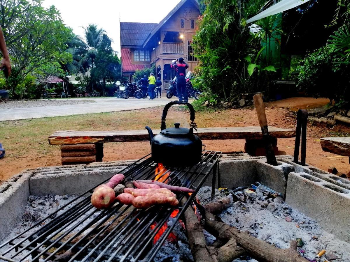 Crossroads House Hotel Mae Hong Son Exterior foto