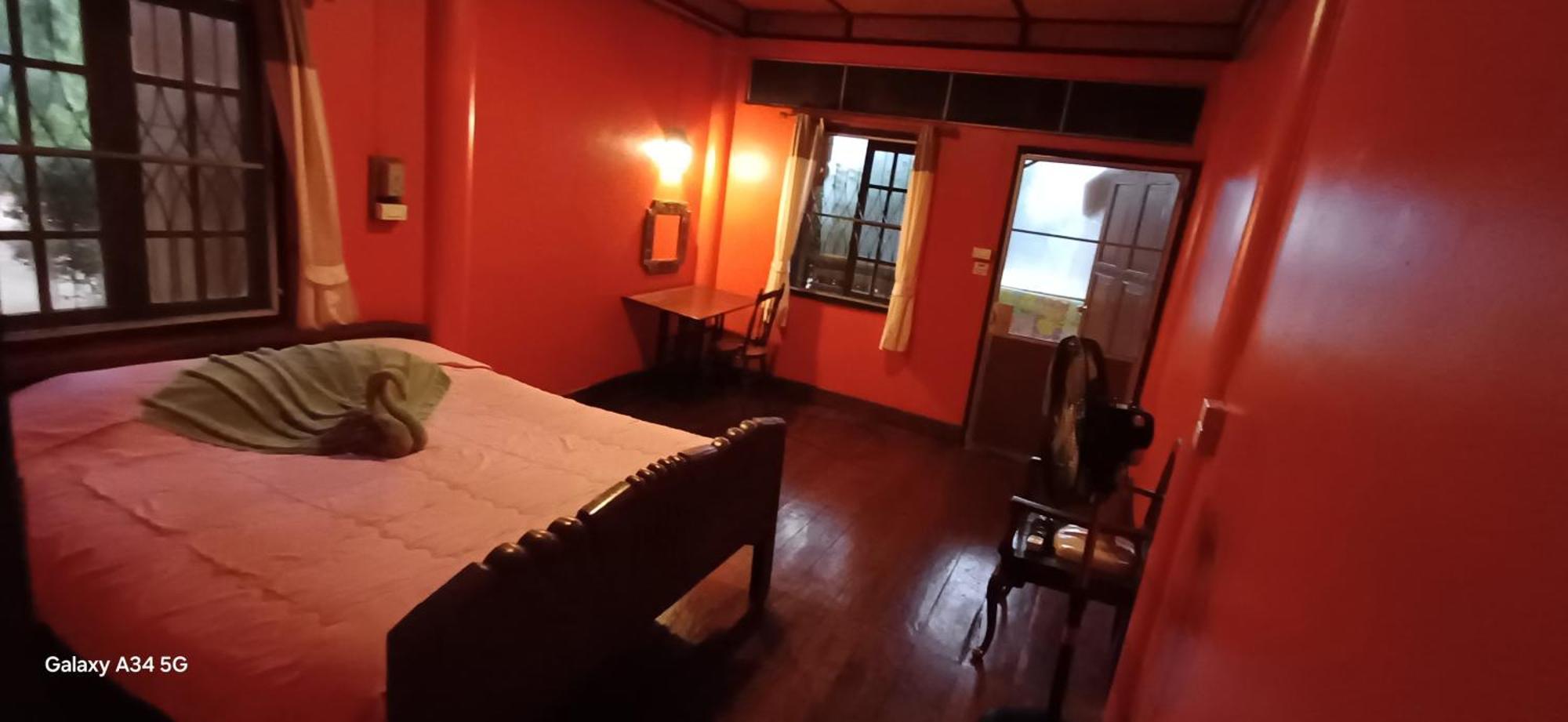 Crossroads House Hotel Mae Hong Son Exterior foto