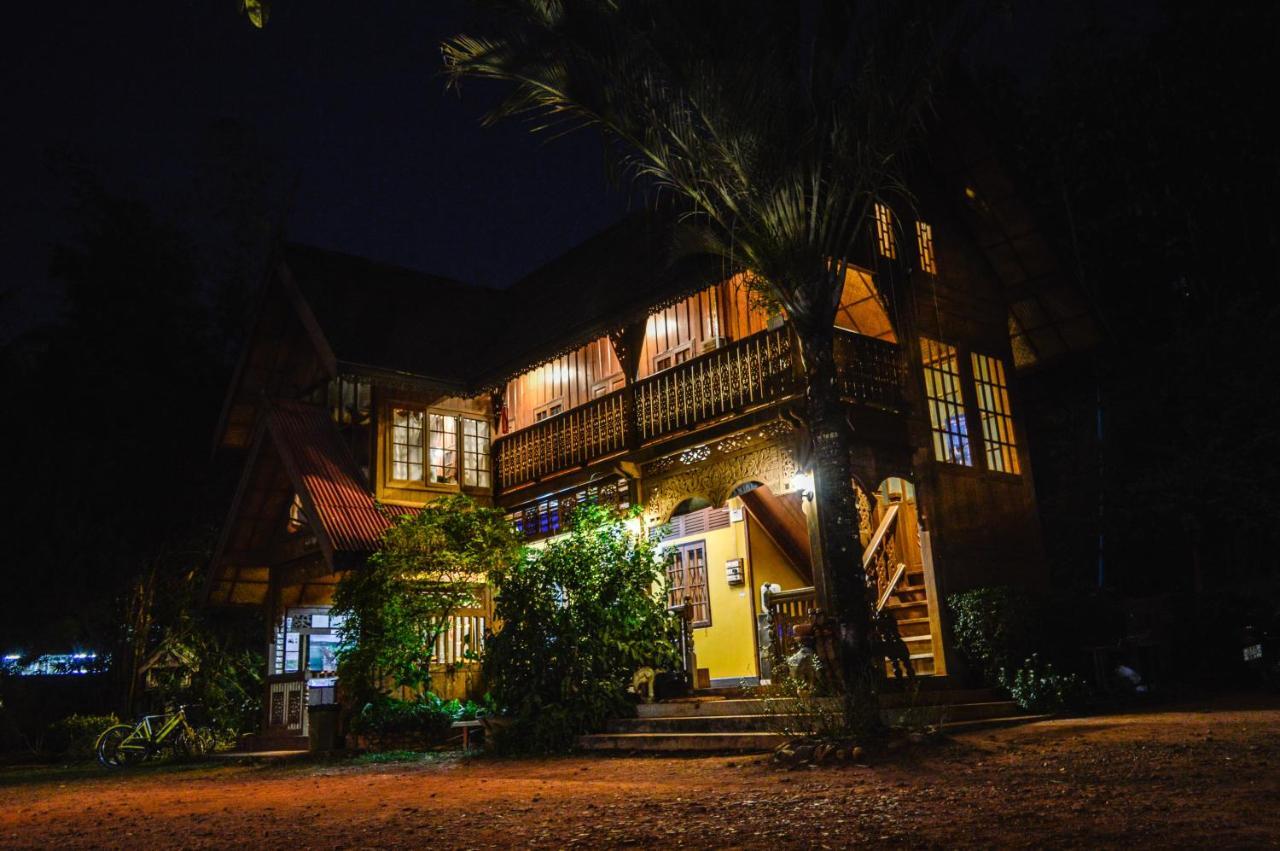 Crossroads House Hotel Mae Hong Son Exterior foto